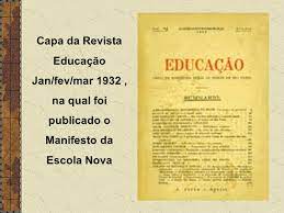 crianças brincando com cobras e ovelhas.